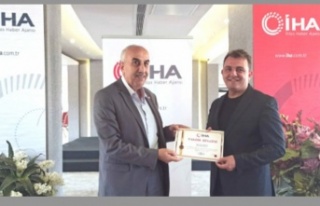 İhsan Altıkardeş’e takdir