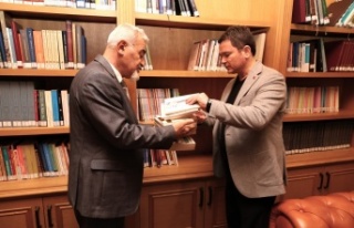 ÇGD Bursa Şubesi Osmangazi’ye Uğur Mumcu kitaplarını...